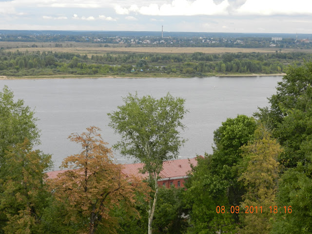 Вниз по Волге реке: "Феликс Дзержинский" в сентябре 2011