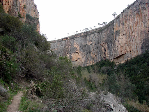 Senderismo: Chulilla - SL-CV 74 - Charco Azul - PR-CV 77 - Cuevas - Frailecillo - Pinturas - Pantano - Ruta de los pantareros - Puentes colgantes