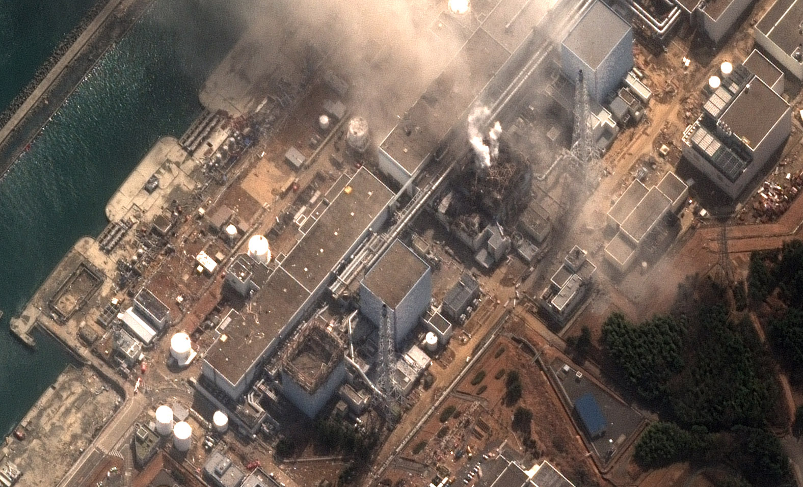 fukushima_after_explosions.jpg