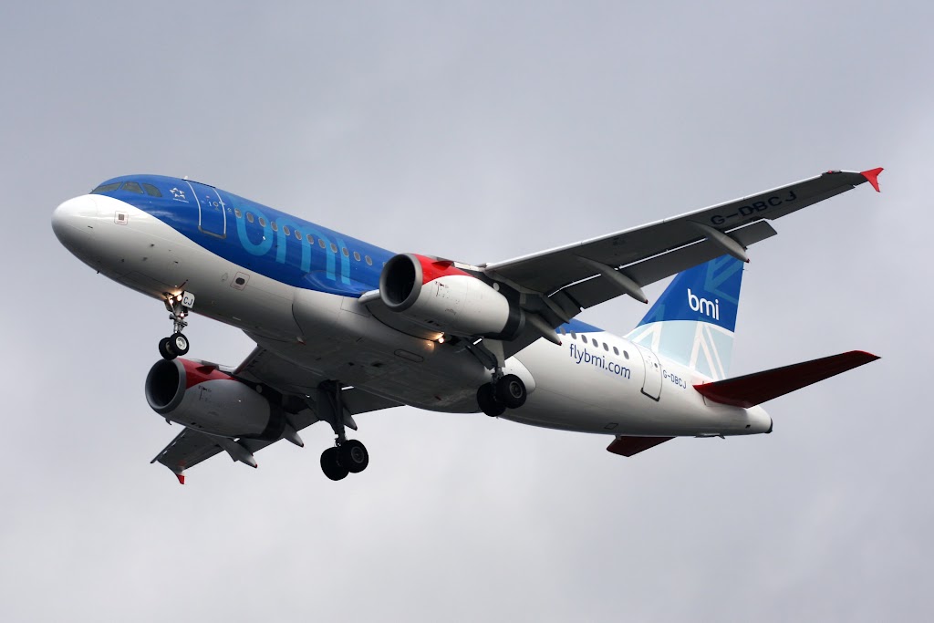 Dieser Airbus kommt soeben aus London. Dieser Airbus kommt soeben aus London.