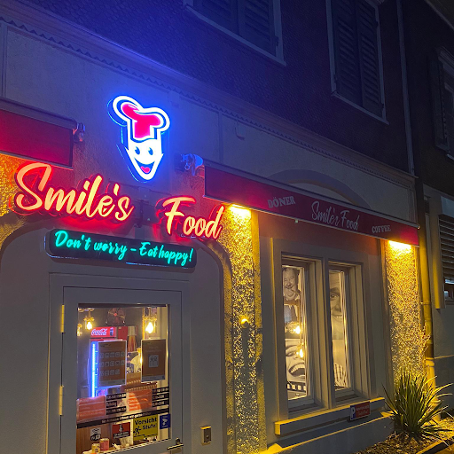 Smile's Food logo