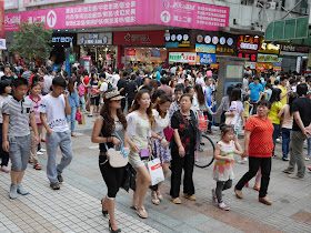 crowds at Dongmen