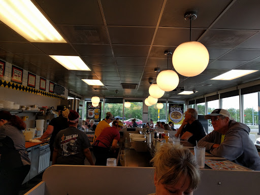 Breakfast Restaurant «Waffle House», reviews and photos, 7505 Crile Rd, Lake, OH 44077-9192, USA