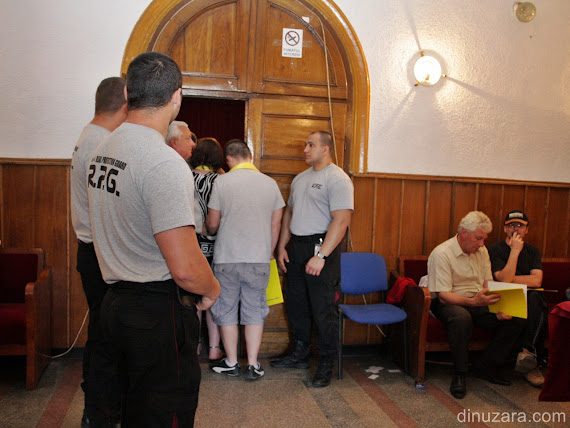 Cu badigarzii după uşă, Băişanu a forţat schimbarea lui Galan de la şefia PNL Rădăuţi. Miza alegerilor: nou înfiinţatele organizaţii de cartier