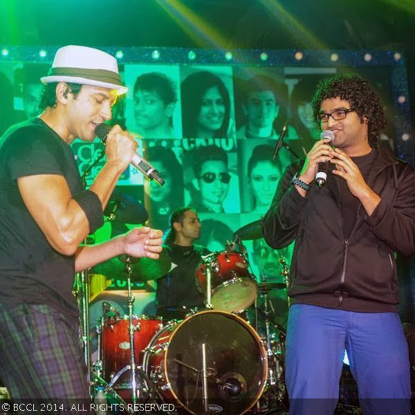 Farhan Akhtar with Siddharth Mahadevan during his live performance at Bandra Fort, in Mumbai, on January 26, 2014.