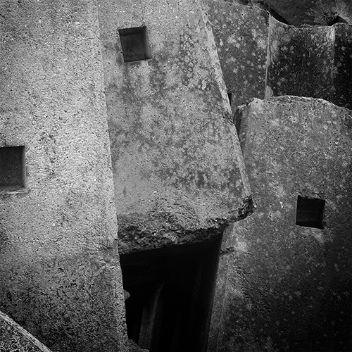 abstract photography, black and white, abstract, photo, concrete, concrete blocks, sea blocks, fotografia abstracta, blocos de betão, blocos, betao, blocos de cais, mar, ruimnm, preto e branco, abstracto, fotografia