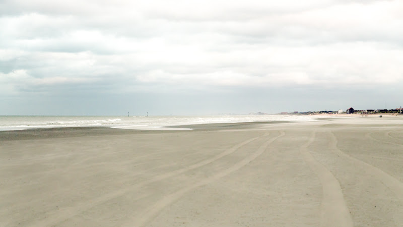 traces de plage et vent de sable vers ciel nuageux... 20111005_01_traces_DSC5440-Modifier