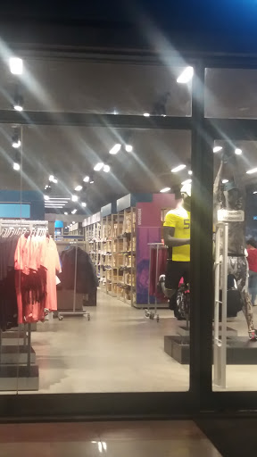 reebok, 1, Sai Nagar, Anand Nagar, Thane West, Thane, Maharashtra 400615, India, Mobile_Phone_Shop, state MH