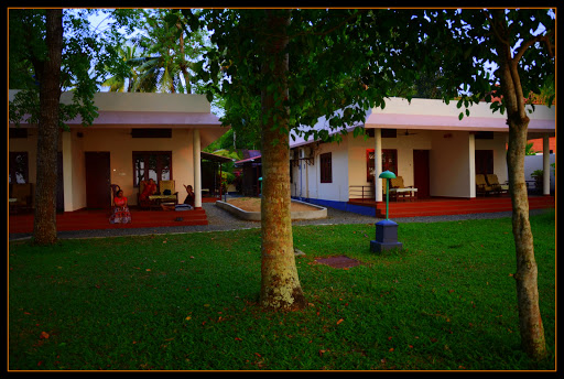 Illikkalam Lakeside Cottages, New Nazarath Rd, likkalam, Kumarakom, Kerala 686563, India, Cottage, state KL
