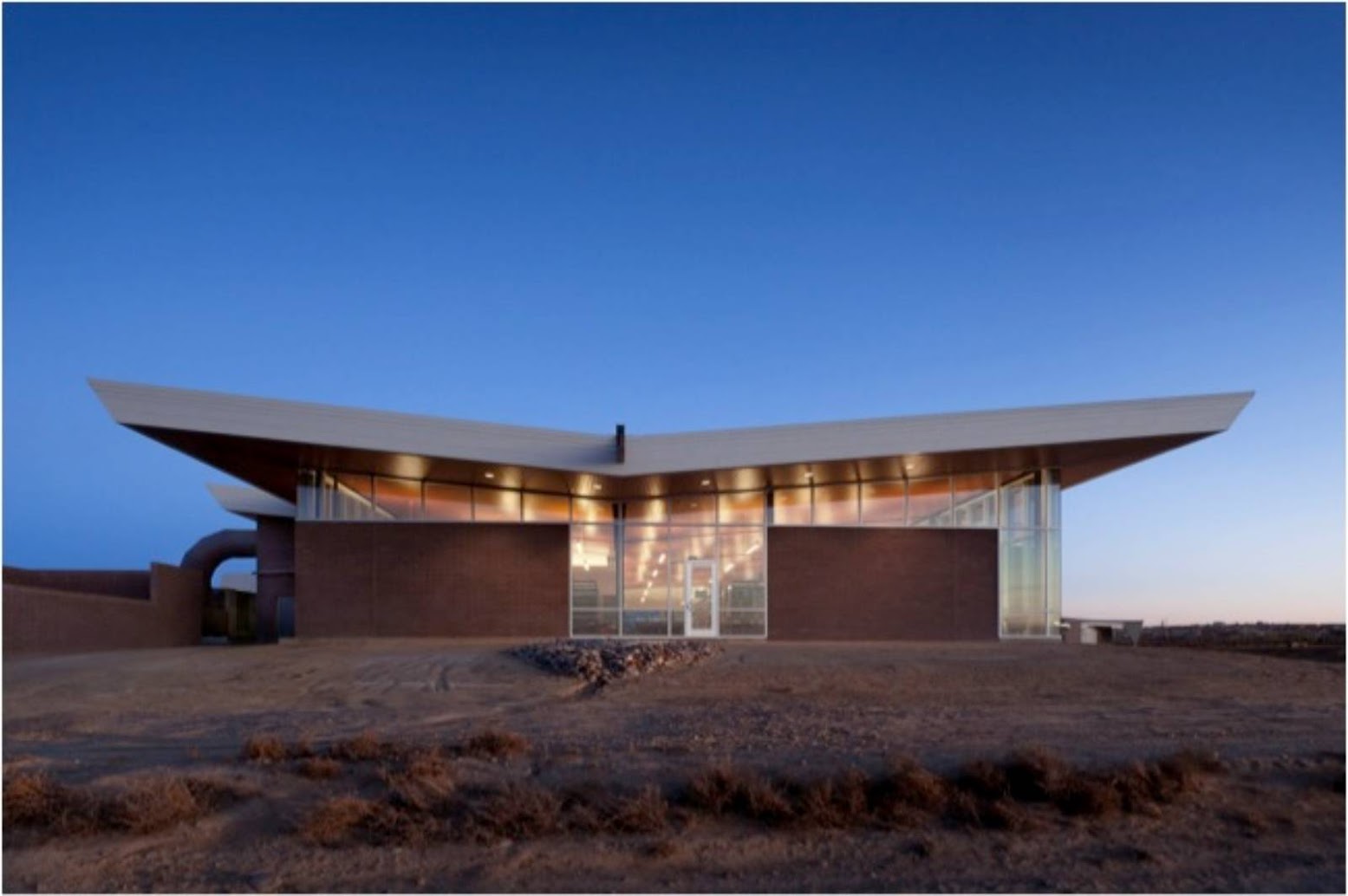 Shiprock, Nuovo Messico, Stati Uniti: [DINÉ COLLEGE LIBRARY BY DLR ...