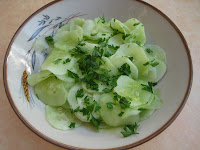 https://sites.google.com/site/allomamancommentonfait/les-legumes/les-concombres/concombres-en-salade