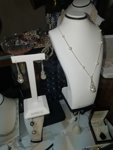 Jewelry Store «Parkhill Jewelry», reviews and photos, 5 W Main St, Ephrata, PA 17522, USA