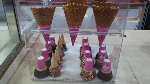 Ice Cream Shop «Baskin-Robbins», reviews and photos, 1601 41st Ave, Capitola, CA 95010, USA