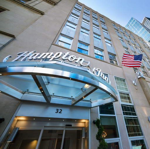 Hampton Inn Manhattan/Downtown-Financial District logo
