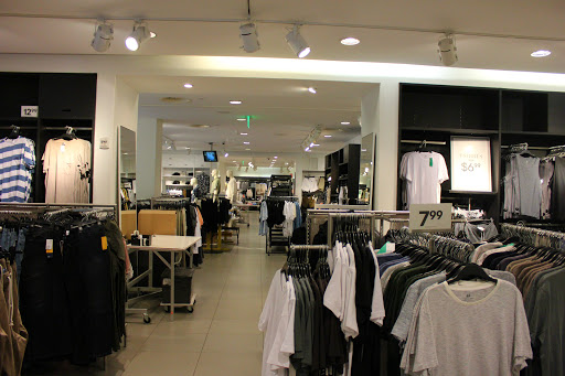 Clothing Store «H&M», reviews and photos, 301 Light St #1575, Baltimore, MD 21202, USA