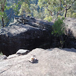 Cairn on rock outcrop showing the route (74292)