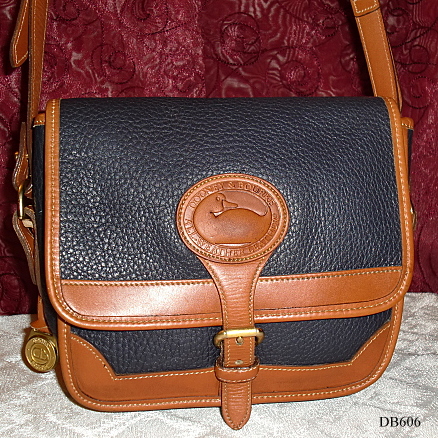 Dooney & Bourke : AWL : Square Surrey : Crossbody Dooney Purse : Shoulder  Bag