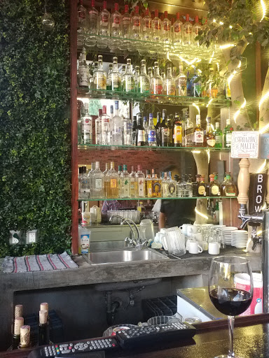 Adelita Bar & Grill, Independencia 124, San Antonio Tlayacapan, 45900 Ajijic, Jal., México, Pub restaurante | JAL