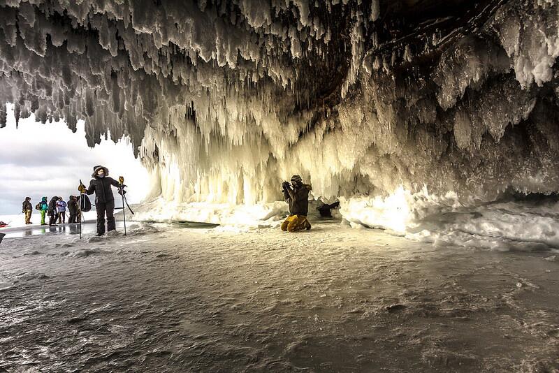Los Grandes Lagos helados abren paso a las espectaculares Ice Caves