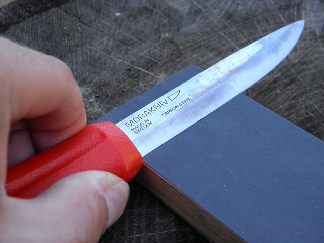 Brúsne doštičky a brúsenie nožov | SKW Bushcraft