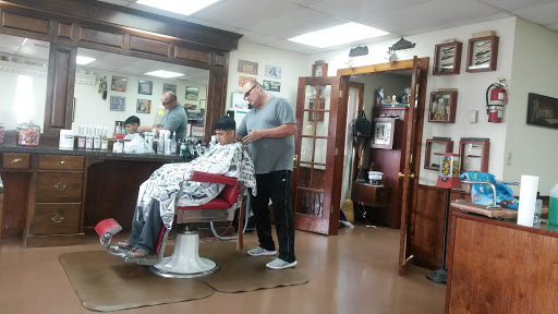 Barber Shop «T. & Co Barber Shop», reviews and photos, 2958 Hartford Hwy, Dothan, AL 36305, USA
