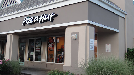 Pizza Restaurant «Pizza Hut», reviews and photos, 42 Clarkson Wilson Center, Chesterfield, MO 63017, USA