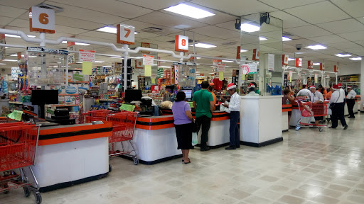 MEGA Comercial Mexicana, Av Tulum, SM 2, Benito Juárez, 77500 Cancún, Q.R., México, Tienda de ultramarinos | QROO