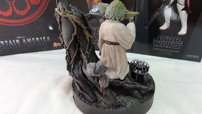 [Kotobukiya] Star Wars: Yoda The Empire Strikes Back - Ver. ARTFX Statue - Página 2 DSC01173