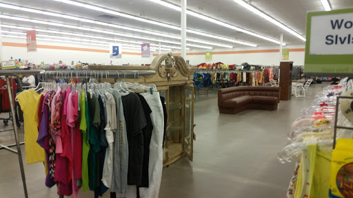 Thrift Store «83rd Ave & Lake Pleasant Goodwill Retail Store & Donation Center», reviews and photos, 20713 N 83rd Ave, Peoria, AZ 85382, USA