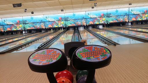 Bowling Alley «Lakeside Recreation Center», reviews and photos, 900 S Lake St, Mundelein, IL 60060, USA