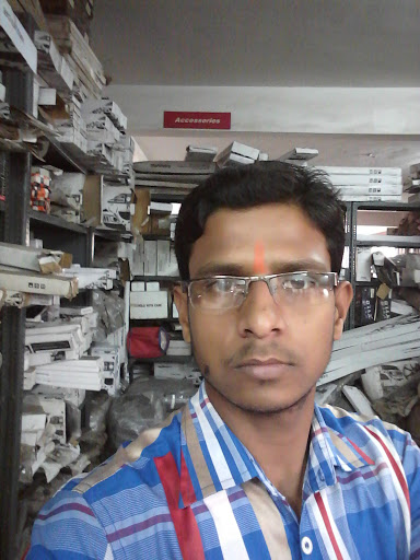 Mahindra First Choice Wheels Limited, Ralas Motors, Chowk G E Road, Tatibandh, Raipur, Chhattisgarh 492010, India, Used_Store, state WB