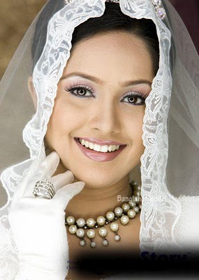 https://lh6.googleusercontent.com/-uaLkBUW_NoQ/TXb73CqHCSI/AAAAAAAAA-Y/c4vIh45DR4w/s1600/Nadia+ahmed+sexy+bangladesh+model.jpg
