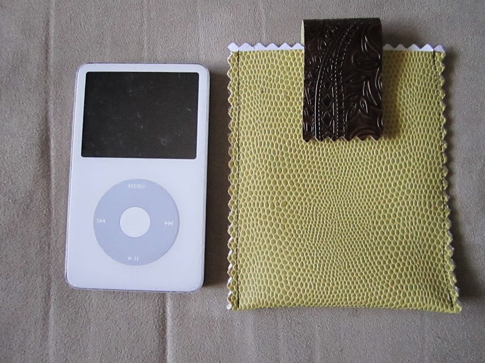 iPod Sleeve | Clever Sewing Projects To Upcycle Fabric Scraps