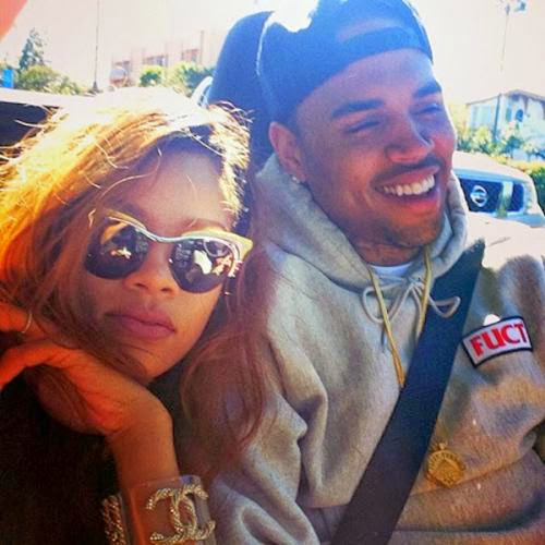 Rihanna Burns Apology Letter From Chris Brown Rejects Gold Necklace From Him