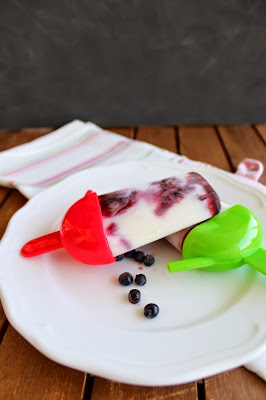 Not 2 late to craft: Gelats de iogurt i nabius / Blueberry yogurt popsicles