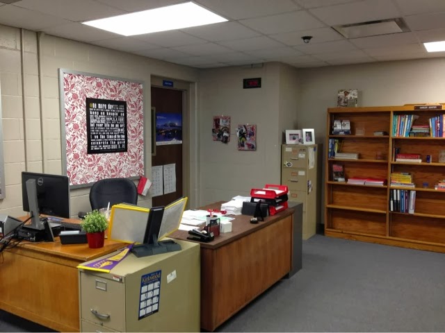 High School fice Decorating Ideas