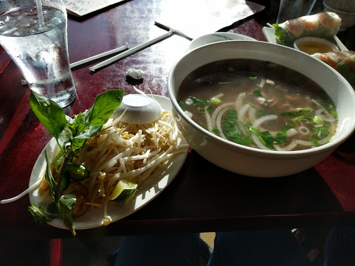Vietnamese Restaurant «Xinh Xinh Cafe», reviews and photos, 114 N Vine St, Urbana, IL 61802, USA