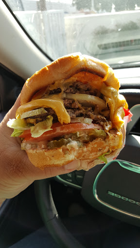 Hamburger Restaurant «In-N-Out Burger», reviews and photos, 420 N Santa Anita Ave, Arcadia, CA 91006, USA