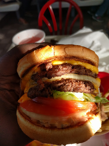 Hamburger Restaurant «In-N-Out Burger», reviews and photos, 12599 E Foothill Blvd, Rancho Cucamonga, CA 91739, USA
