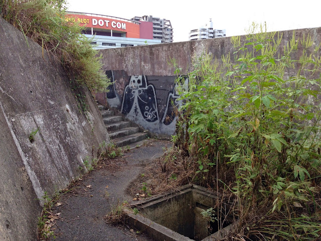 下曽根駅線路下のトンネル-4