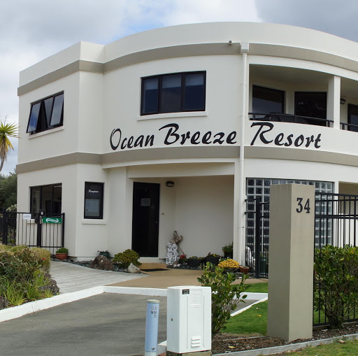 Ocean Breeze Resort logo