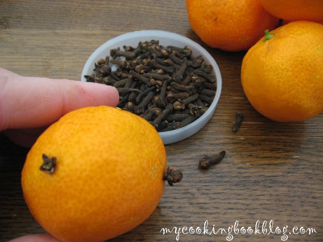 набучване на мандарините с карамфил (подправка)