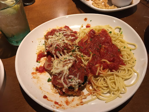 Italian Restaurant «Olive Garden», reviews and photos, 3140 Naglee Rd, Tracy, CA 95304, USA