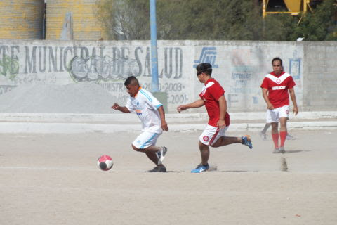 Armadillos contra Huracán en primera fuerza de la Liga Municipal e Futbol Soccer