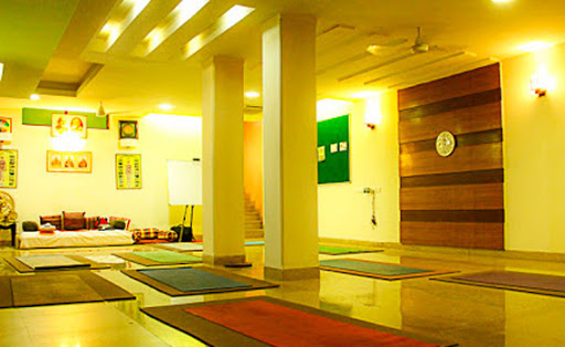 Panchawati Yogashram & Nature Cure Center, C-15, South Extension I, New Delhi, Delhi 110049, India, Yoga_Studio, state UP