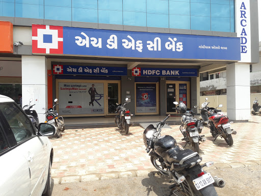 HDFC Bank, SN 107 to 110, Gr Flr, Rayson Arcade, PN 139, Sector 8, Oslo, Kutch, Gujarat 370201, India, Private_Sector_Bank, state GJ