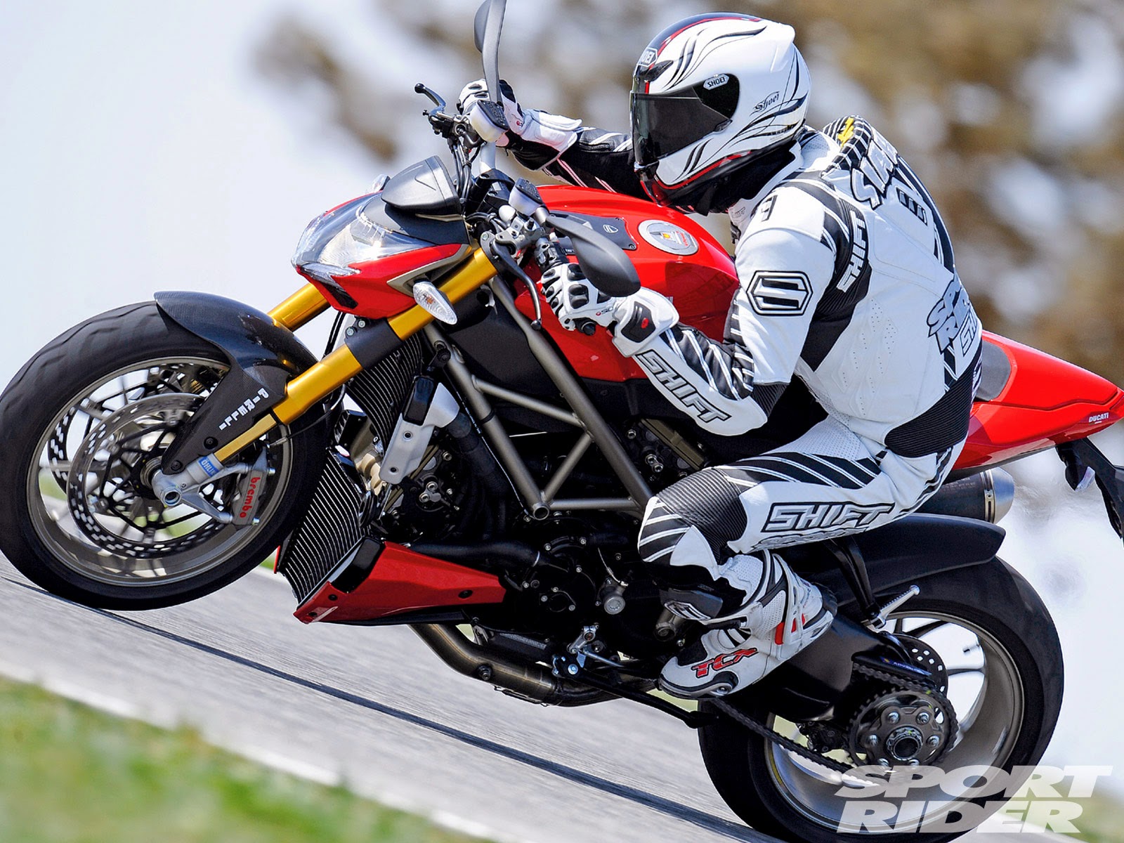 Byson Modifikasi Ducati Streetfighter Thecitycyclist