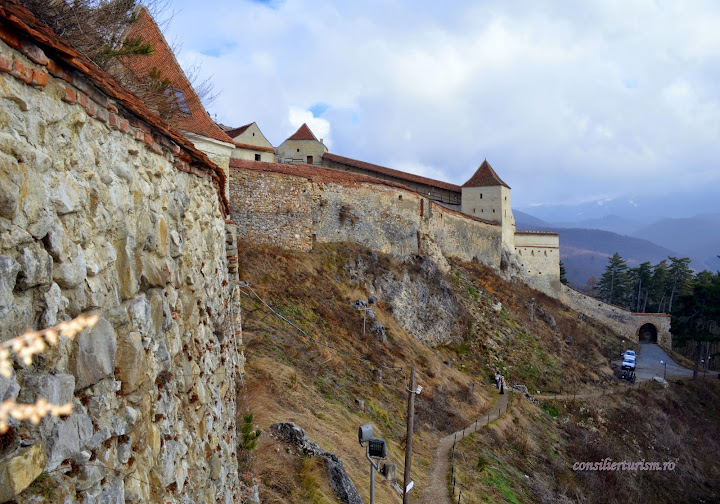 Sweep another obvious Cetatea Râșnovului are peste 2.000 de ani de istorie