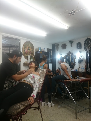 Tinta Y Acero Tattoo Shop, Fco. I. Madero Sur 85, Centro, 94300 Orizaba, Ver., México, Estudio de tatuajes | VER