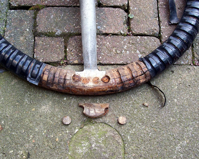 Recherche des renseignements sur le bois du volant Stuur3